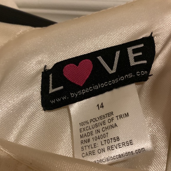 Love By Special Occasions Girls Fancy Dress White And Gold Flower - Picture 3 of 3